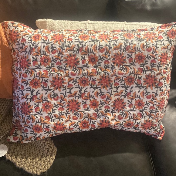 Carol & Frank
Colley Standard Sham 20” x 26” NWT - Picture 1 of 6